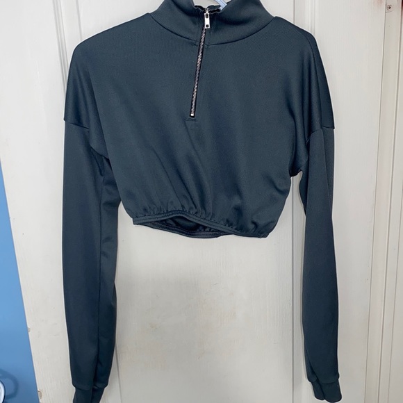 Pretty Little Thing Cropped Sweater - Picture 1 of 2